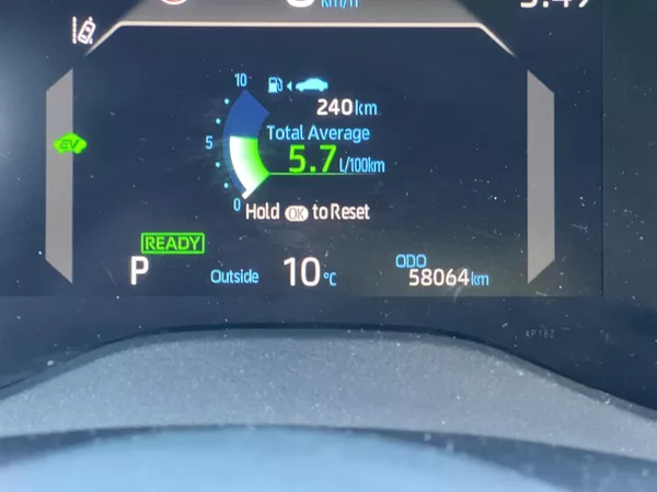 Toyota Yaris Cross HYBRID 1.5 85kW e-CVT C/T CZ - foto 21