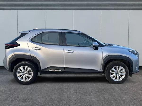Toyota Yaris Cross HYBRID 1.5 85kW e-CVT C/T CZ - foto 6