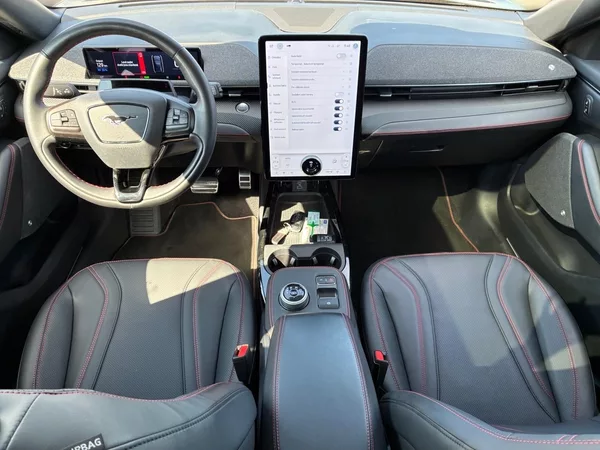Ford Mustang Mach-E PREM BEV 91kWh 275kw PrD AWD - foto 9
