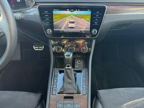Škoda Superb SCOUT 2.0TDI 147kW 4x4 DSG TAŽ - foto 10