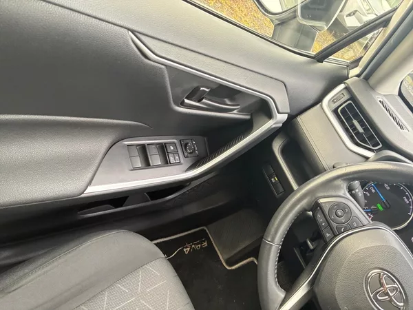 Toyota RAV4 ACTIVE 2.5HYBRID 131kW 4WD TAŽ - foto 11