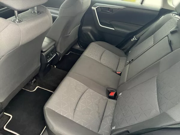 Toyota RAV4 ACTIVE 2.5HYBRID 131kW 4WD TAŽ - foto 8