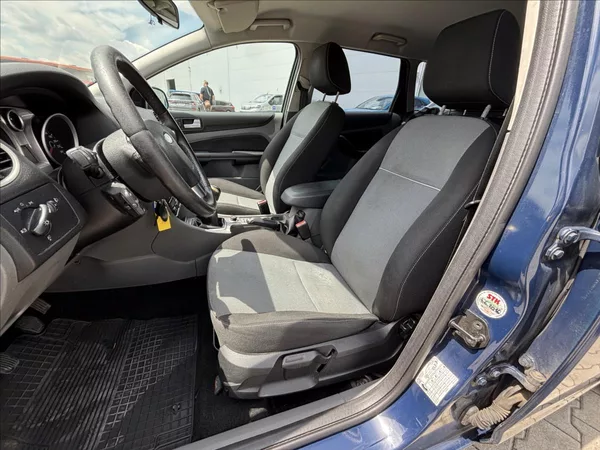 Ford Focus 1,6 TDCi 66kW - foto 12