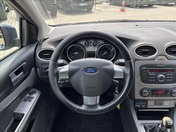 Ford Focus 1,6 TDCi 66kW - foto 16