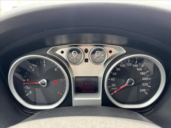 Ford Focus 1,6 TDCi 66kW - foto 17