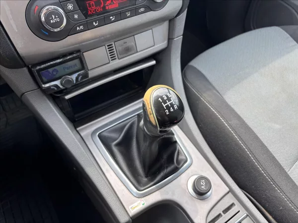 Ford Focus 1,6 TDCi 66kW - foto 19
