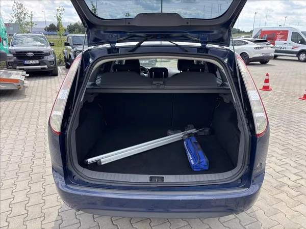 Ford Focus 1,6 TDCi 66kW - foto 8