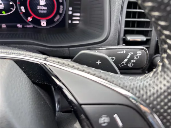 Škoda Karoq 2,0 TDI Sportline DSG ČR - foto 27