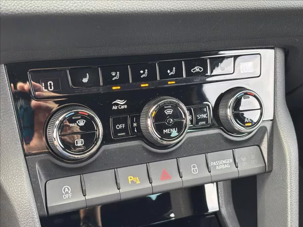 Škoda Karoq 2,0 TDI Sportline DSG ČR - foto 30