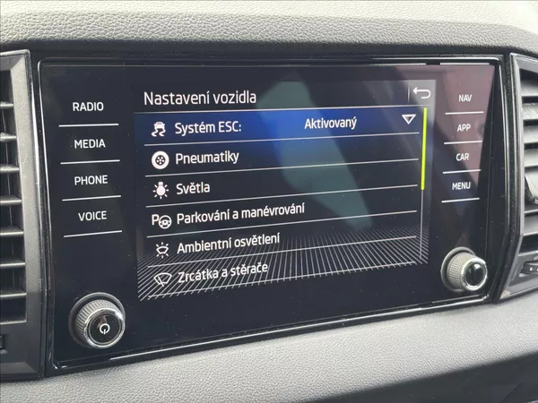 Škoda Karoq 2,0 TDI Sportline DSG ČR - foto 35