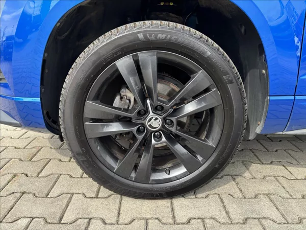 Škoda Karoq 2,0 TDI Sportline DSG ČR - foto 9