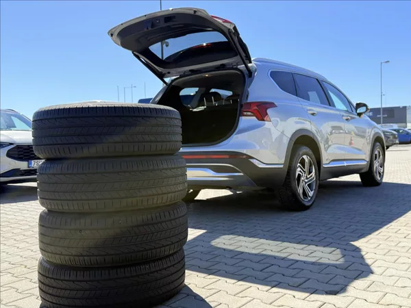 Hyundai Santa Fe 2,2 CRDi 142 kW Smart DPH CZ - foto 11