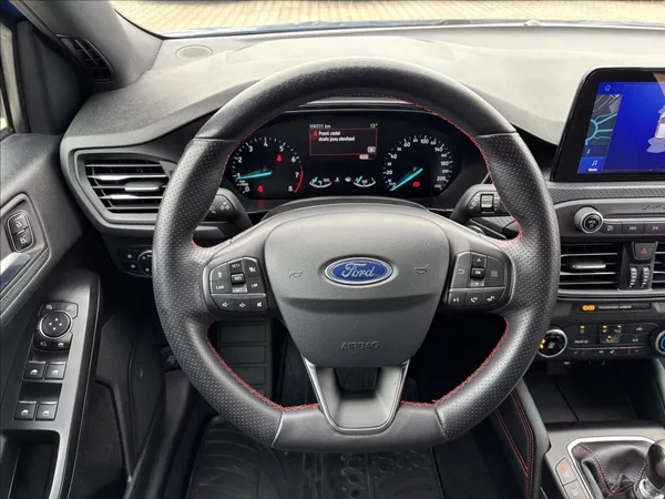 Ford Focus 1,0 EcoBoost 92 kW ST Line - foto 17