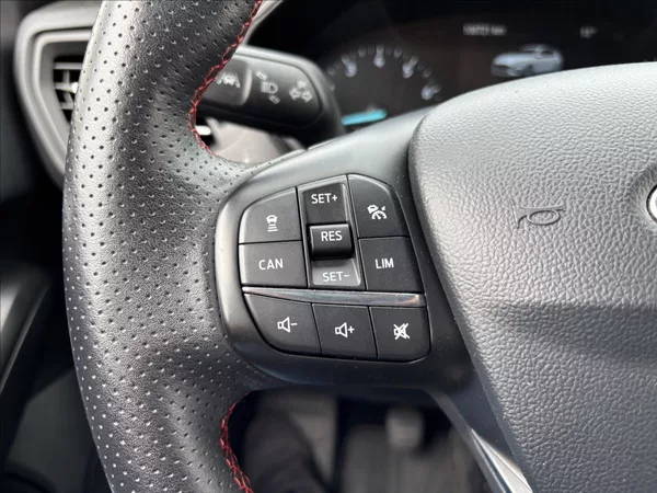 Ford Focus 1,0 EcoBoost 92 kW ST Line - foto 24