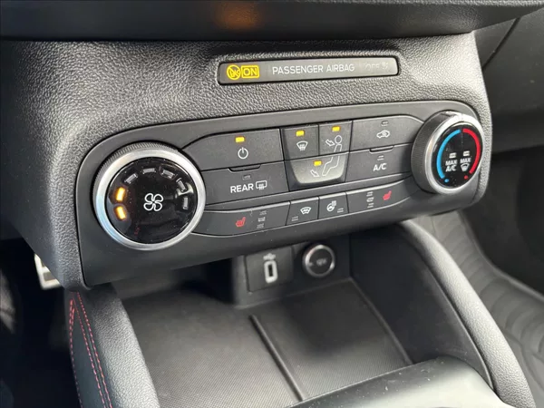 Ford Focus 1,0 EcoBoost 92 kW ST Line - foto 27