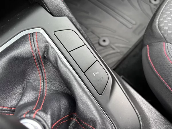Ford Focus 1,0 EcoBoost 92 kW ST Line - foto 30