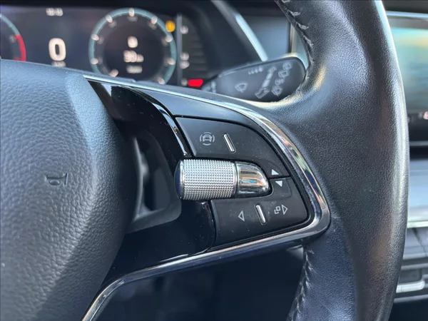 Škoda Octavia 1,5 TSI 110kW Ambition Combi - foto 26