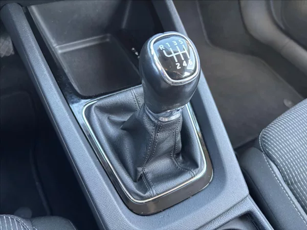 Škoda Octavia 1,5 TSI 110kW Ambition Combi - foto 37