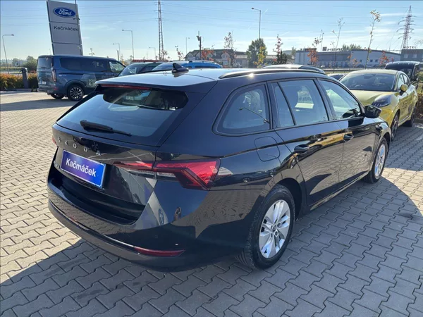 Škoda Octavia 1,5 TSI 110kW Ambition Combi - foto 5
