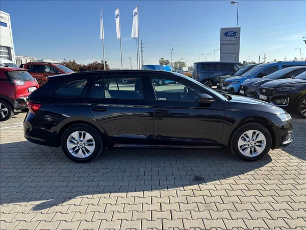 Škoda Octavia 1,5 TSI 110kW Ambition Combi - foto 6