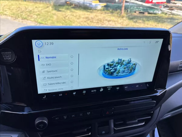 Ford Tourneo Custom 2,0 125kW Titanium X AWD L1 - foto 36