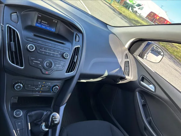 Ford Focus 1,5 TDCI 70kW Trend - foto 27