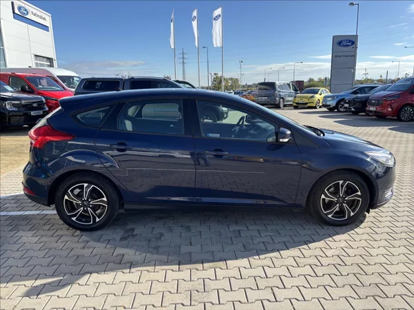 Ford Focus 1,5 TDCI 70kW Trend - foto 6