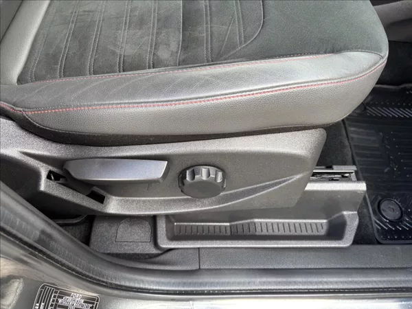 Ford Kuga 2,0 EcoBoost 170kW ST-Line - foto 22