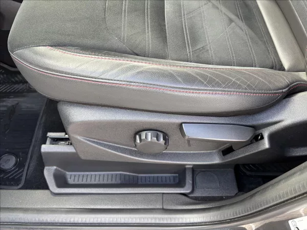 Ford Kuga 2,0 EcoBoost 170kW ST-Line - foto 26