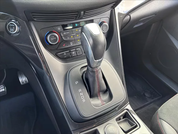 Ford Kuga 2,0 EcoBoost 170kW ST-Line - foto 38
