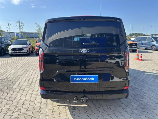 Ford Tourneo Custom 2,0 125kW Titanium X L1 - foto 4