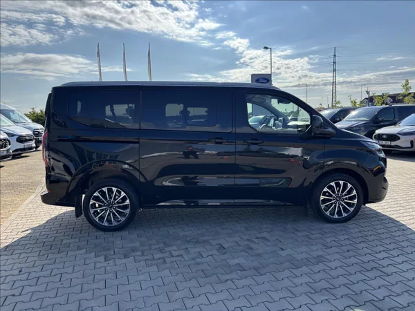 Ford Tourneo Custom 2,0 125kW Titanium X L1 - foto 6