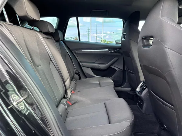 Škoda Octavia 2,0 TDI 110kW Style - foto 15