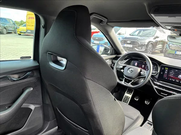 Škoda Octavia 2,0 TDI 110kW Style - foto 19