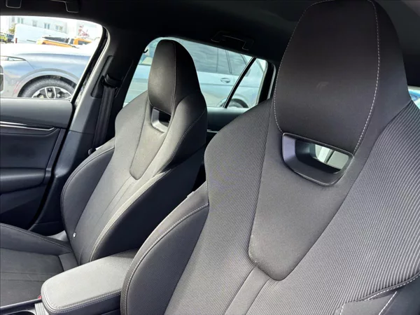 Škoda Octavia 2,0 TDI 110kW Style - foto 27