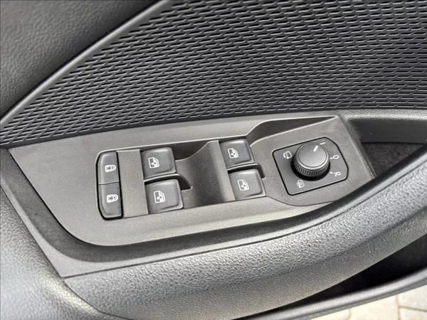 Škoda Octavia 2,0 TDI 110kW Style - foto 28