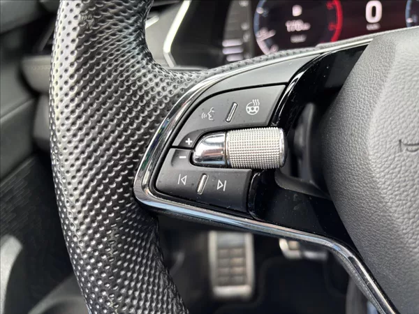 Škoda Octavia 2,0 TDI 110kW Style - foto 31