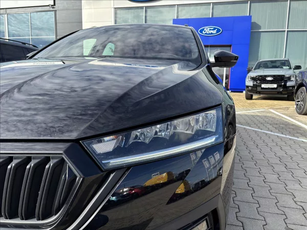 Škoda Octavia 2,0 TDI 110kW Style - foto 9