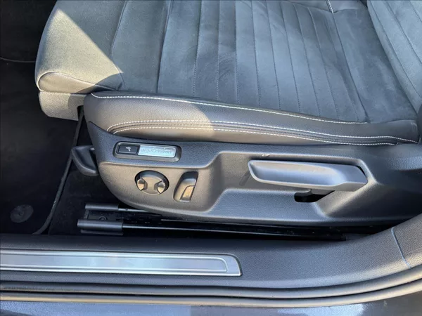 Volkswagen Passat 2,0 TDI 147kW Elegance DSG - foto 25
