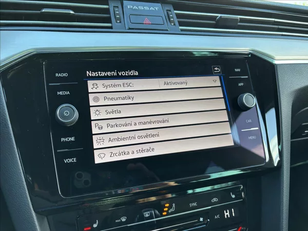 Volkswagen Passat 2,0 TDI 147kW Elegance DSG - foto 44