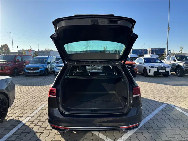 Volkswagen Passat 2,0 TDI 147kW Elegance DSG - foto 9