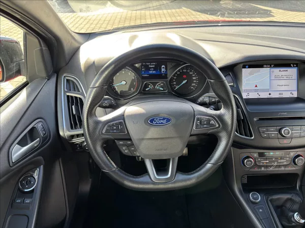 Ford Focus 1,0 EcoBoost RaceRed ST-line - foto 14