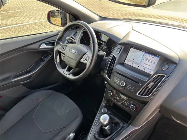 Ford Focus 1,0 EcoBoost RaceRed ST-line - foto 16