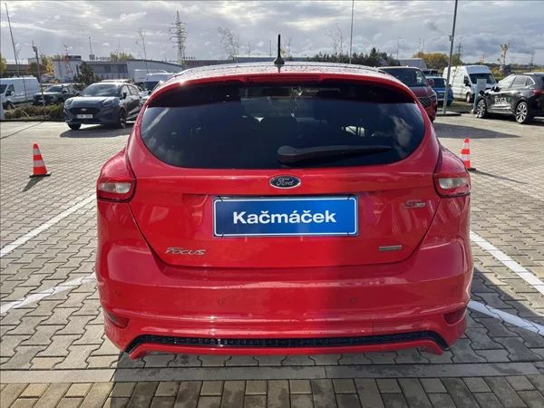 Ford Focus 1,0 EcoBoost RaceRed ST-line - foto 4