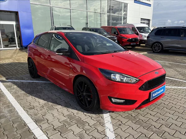 Ford Focus 1,0 EcoBoost RaceRed ST-line - foto 7