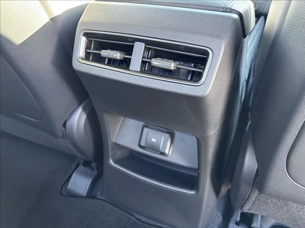 KGM Musso Grand 2,2 Premium 148kW 4x4 DPH - foto 19