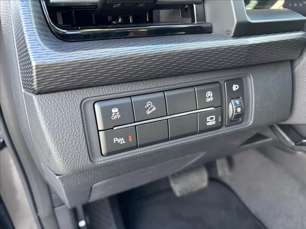 KGM Musso Grand 2,2 Premium 148kW 4x4 DPH - foto 30
