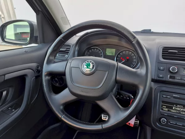 Škoda Roomster Scout 1.6 TDI 66 kW - foto 10