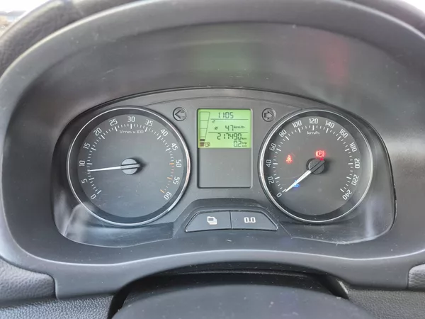 Škoda Roomster Scout 1.6 TDI 66 kW - foto 15