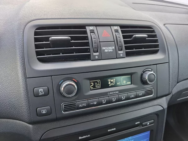 Škoda Roomster Scout 1.6 TDI 66 kW - foto 16
